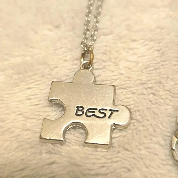 #470 Silver Tone necklace "Best" - Picture 1 of 4